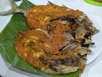 Ben Seafood : Tercapit Pedasnya Kepiting Berlumur Saus Lada Hitam