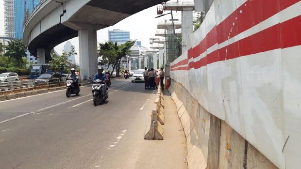 Antisipasi Demo Lebih Awal, Polisi Berjaga Sejak Ujung Jl Tendean