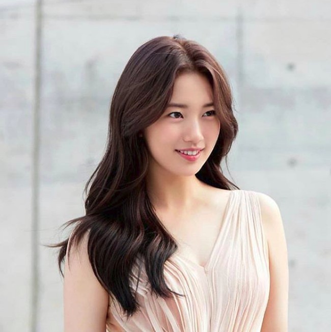 Bae Suzy memiliki gedung di kawasan elit Samsung-dong, Gangnam, Seoul, yang dibelinya pada 2016. Gedung seharga Rp 44,2 miliar itu memiliki lima lantai dengan dua tingkat ruang bawah tanah. Foto: Instagram