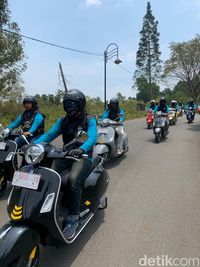 Begini Rasanya Geber Vespa Seharga Mobil ke Sentul