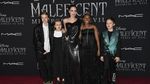 Gaya Angelina Jolie dan Kelima Anaknya di Premiere Maleficient
