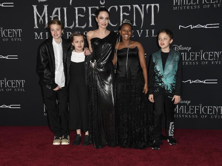 Gaya Angelina Jolie dan Kelima Anaknya di Premiere Maleficient