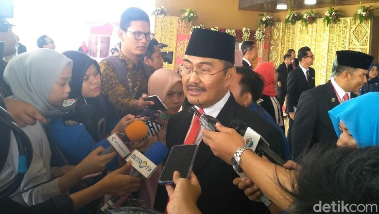 Jimly Asshiddiqie Siap Jika Ditunjuk Jadi Ketua DPD RI Jimly Asshiddiqie Siap Jika Ditunjuk Jadi Ketua DPD RI