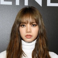 Urutan ketiga ada Lalisa Manoban, atau yang dikenal dengan nama panggung Lisa BLACKPINK. Rapper dan penyanyi ini sebelumnya dinobatkan sebagai Wanita Paling Cantik se-Asia oleh TC Candler Asia. Foto: Pascal Le Segretain/Getty Images