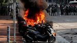 Bentrok Demonstran dan Polisi Warnai HUT ke-70 China di Hong Kong