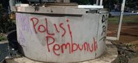 Pospol Depan Atma Jaya Dirusak Massa, Ada Tulisan 'Polisi Pembunuh' - detikNews