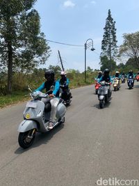 Begini Rasanya Geber Vespa Seharga Mobil ke Sentul