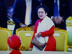 Momen Kikuk Salaman Megawati dan AHY di Mata Pakar Gestur
