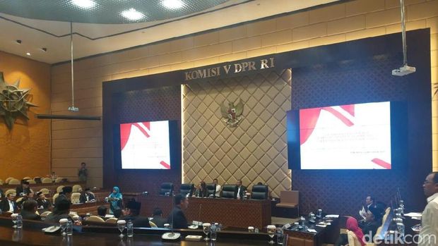 Hanya Dipimpin Hillary Lasut, Rapat Konsultasi MPR-DPD Diwarnai Interupsi