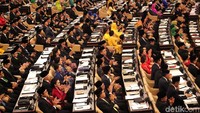 Mereka akan mengemban tugas sebagai wakil rakyat untuk 5 tahun ke depan.