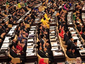 Mandat DPR 2019-2024: Kembalikan Kepercayaan Publik