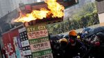 Bentrok Demonstran dan Polisi Warnai HUT ke-70 China di Hong Kong