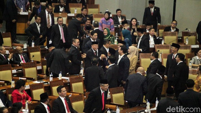 DPR Rapat Bahas Pembagian Ruang Kerja-Rumah Jabatan