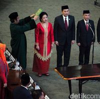 Momen Puan Maharani Dilantik Jadi Ketua DPR
