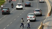 Aksi tersebut tak hanya membahayakan keselamatan diri sendiri tetapi juga dapat membahayakan keselamatan orang lain.