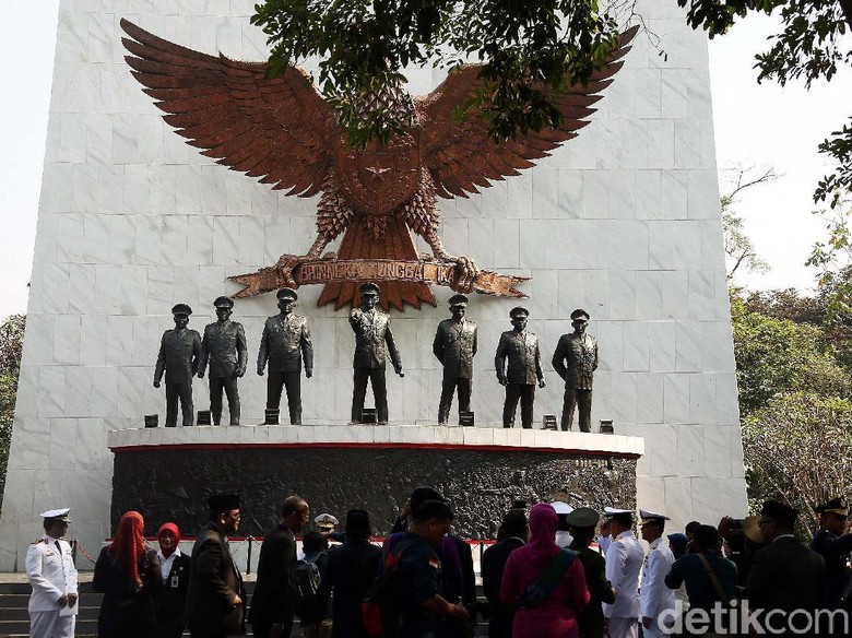 Gambar Pahlawan Revolusi Ahmad Yani Berwarna - Gambar ...