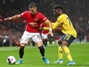 Suporter Mengeluh: MU Vs Arsenal Kok Membosankan?