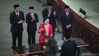 Seperti diketahui, sesuai dengan Undang-Undang MPR, DPR, DPD, dan DPRD (MD3), lima kursi pimpinan DPR menjadi milik lima partai peraih suara terbanyak.