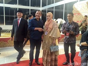 Kenakan Baju Bodo, Mulan Jameela Hadiri Pelantikan Anggota DPR