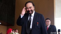 Ketum Nasdem Surya Paloh juga hadir.