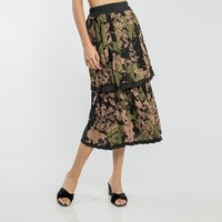 Dress batik sering dipakai untuk kondangan. Opsinya dengan potongan yang manis dan tidak terlalu formal bisa didapatkan di Rianty Batik. Dress Samantha ini turun dari Rp 700 ribu menjadi Rp 454 ribuan. Foto: Zalora