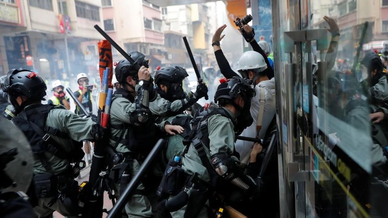 China: Ada Kekuatan Asing yang Mendorong Kekerasan Demonstran Hong Kong China: Ada Kekuatan Asing yang Mendorong Kekerasan Demonstran Hong Kong