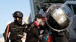 Bentrok Demonstran dan Polisi Warnai HUT ke-70 China di Hong Kong