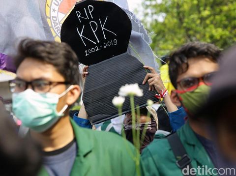 BEM SI meminta Jokowi terbitkan perppu KPK