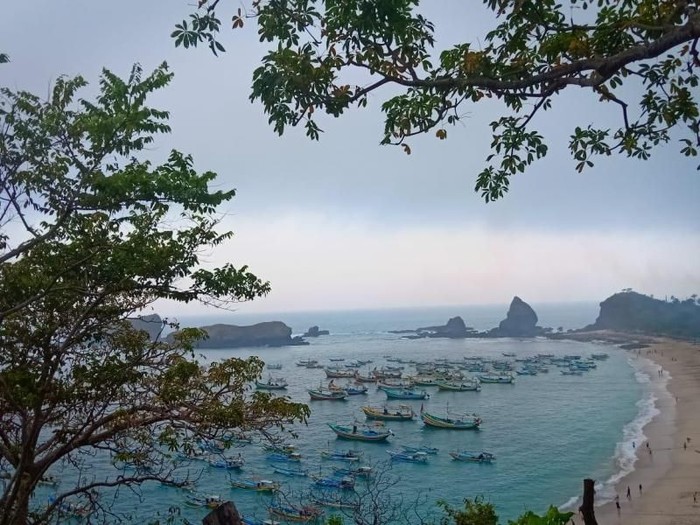 Pantai cantik di Jember