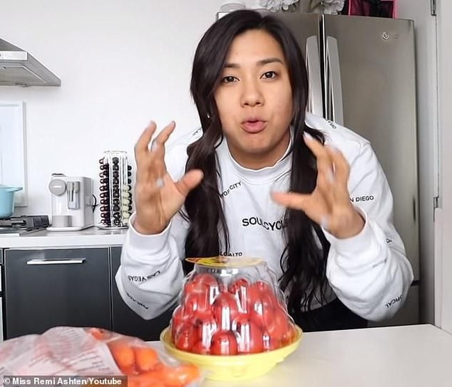 5 Pola Diet Paling Nyleneh, Pelaku Harus Makan Angin dan Pakai Pipa 5 Pola Diet Paling Nyleneh, Pelaku Harus Makan Angin dan Pakai Pipa