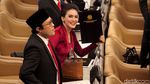 Baru Dilantik, Para Anggota DPR Ini Semringah Banget