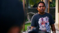 Lantas seberapa penting adanya jalur lintas batas ini? Masalah atau kendala yang seringkali dihadapi oleh BCA Miangas biasanya adalah surat ijin tinggal. Ini sudah lazim terjadi, karena sejak dulu Filipina bisa masuk dengan mudah ke Miangas. TNI yang betugas di BCA bukan cuma mengawasi lalu lintas warga Filipina dan Miangas. Mereka juga melakukan pengecekan dokumen bersama pihak imigrasi.
