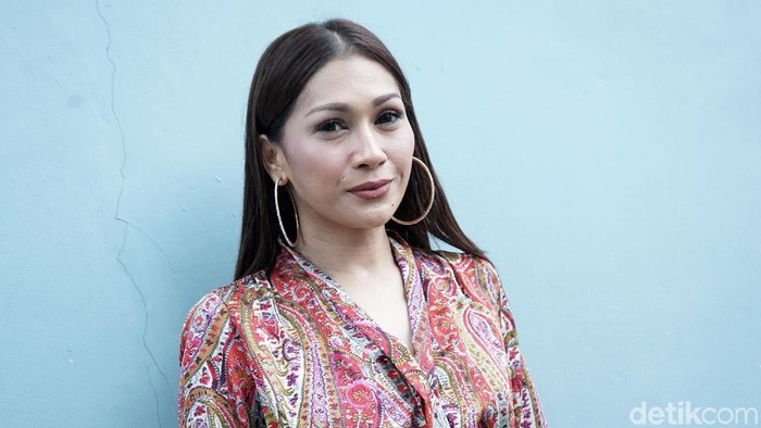 Tata Janeeta saat ditemui di studio Trans TV.