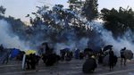 Bentrok Demonstran dan Polisi Warnai HUT ke-70 China di Hong Kong
