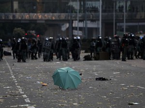 Buntut Ricuh Demo di Hong Kong: Stasiun Dibakar, Kantor Berita Dirusak