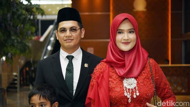 Jadi Anggota Dewan, Tommy Kurniawan Lepas Kontrak Stripping Mewah