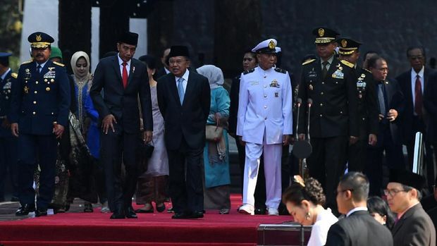 Jokowi-JK Tiba di Parlemen Saksikan Pelantikan DPR (Hold)