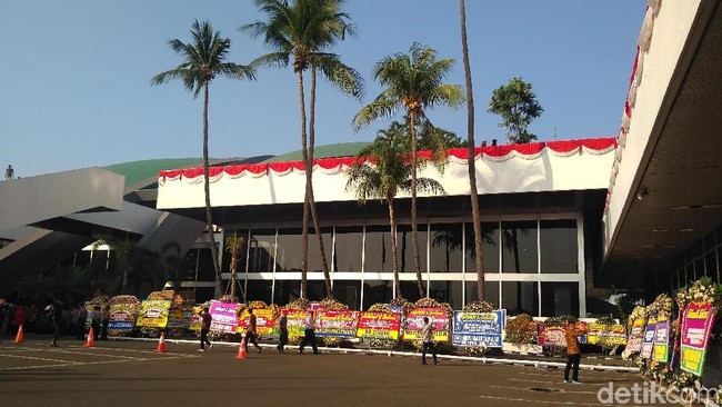 Rincian Gaji & Tunjangan Anggota DPR, Demo Puluhan Ribu Buruh