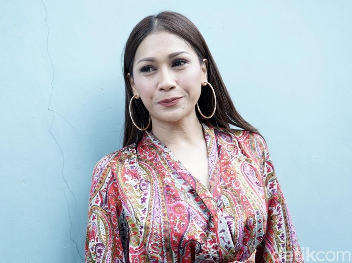 Tata Janeeta saat ditemui di studio Trans TV.