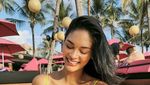 Gaya Ngopi Pia Wurtzbach, Miss Universe 2015 yang Liburan di Bali
