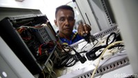 Beterainya berjumlah 240. Meski demikian, warga Miangas bersyukur dengan keberadaan bank BRI di Miangas. Sebab transaksi serta kegiatan jual-beli listrik menjadi lebih mudah.