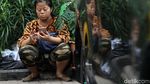 Wajah-wajah Cemas Ortu Pelajar Yang Ditangkap Saat Demo