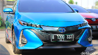 Toyota akan terus memperluas pasar kendaraan elektrifikasi, baik melalui kehadiran produk baru maupun melalui program untuk semakin memopulerkan pasar mobil elektrifikasi di Indonesia. Selain memberi pilihan terbaik kepada konsumen, langkah ini adalah bagian dari komitmen Toyota dalam mendukung program pemerintah Indonesia, kata Vice President Director PT Toyota-Astra Motor, Henry Tanoto. Foto: dok PT Toyota-Astra Motor
