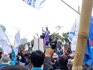 Pujian dan Sindiran Massa Buruh ke Ketua DPR Puan Maharani