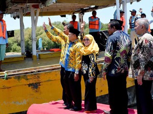 Wagub Jabar Lepas Nelayan Indramayu Melaut ke Indonesia Timur