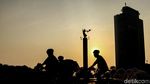 Begini Serunya Gowes di Hari Batik