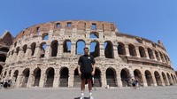 Inilah Simon Wilson, traveler dari Inggris yang berhasil mengunjungi 7 keajaiban dunia dalam waktu 7 hari saja. Simon memulai perjalanan dari Manchester menuju ke Colloseum, Roma di hari pertama (dok. Simon Wilson)