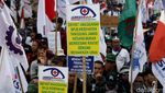Penampakan Massa Buruh yang Demo di Depan Gedung DPR