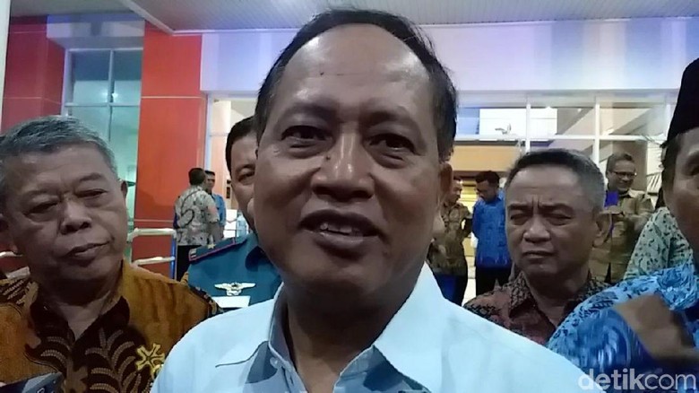 Mahasiswa Masih Demo, Menristek: Rektor-Dosen PTN Harus Tunduk ke Negara Mahasiswa Masih Demo, Menristek: Rektor-Dosen PTN Harus Tunduk ke Negara