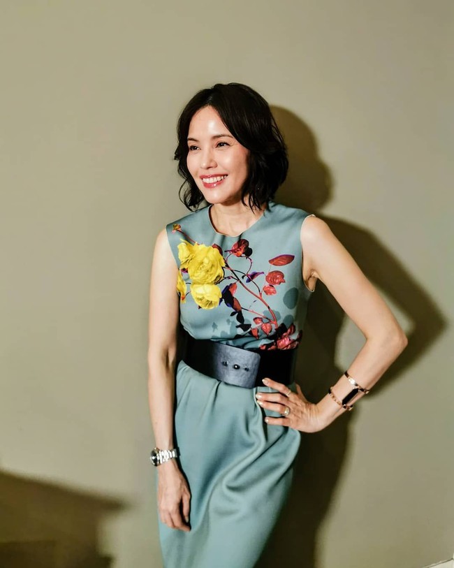 Karena kita jarang pergi ke pantai, anak-anakku mungkin tidak terbiasa melihatku memakai pakaian renang. Ketika kami pergi ke Maladewa tahun ini, Brayden juga menolak untuk membiarkan aku memakai bikini, imbuhnya. Foto: Instagram